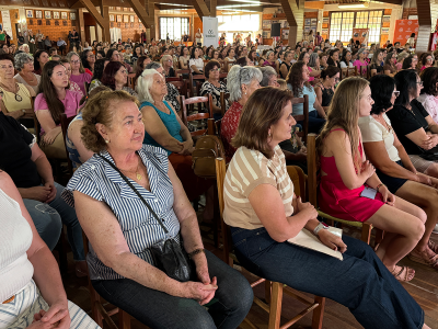 tradicao-participa-do-evento-flor-do-campo