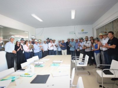 show-rural-assinado-contrato-de-cooperacao-e-cessao-de-uso-da-casa-parana-cooperativo