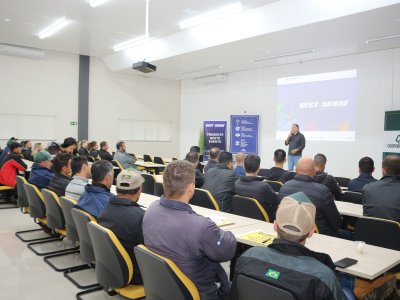 palestra-sobre-direcao-defensiva-marca-campanha-maio-amarelo