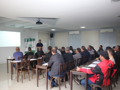 coopertradicao-recebe-conselheiros-fiscais-para-curso-de-formacao