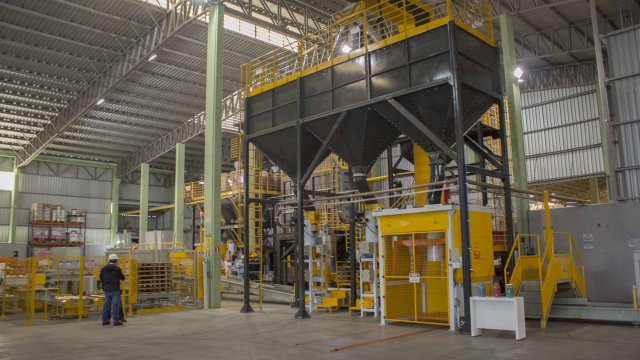 em-parceria-com-a-basf-coopertradicao-inaugura-3-maquina-de-tratamento-de-sementes