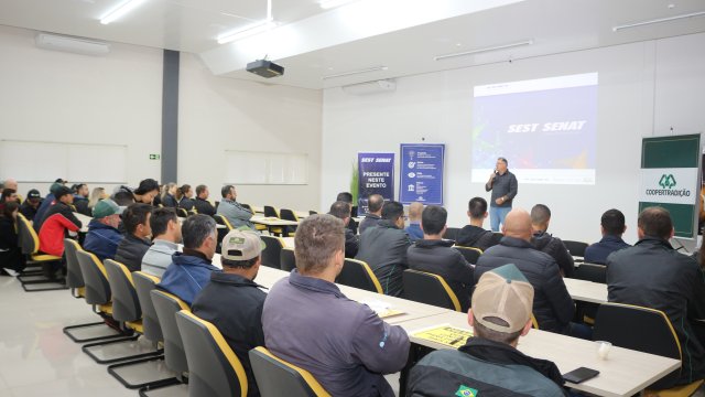 palestra-sobre-direcao-defensiva-marca-campanha-maio-amarelo