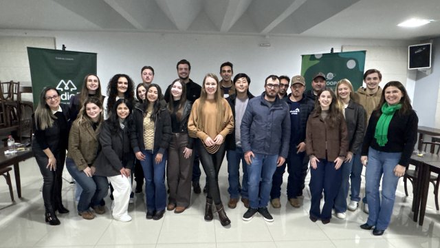 cooperativa-formaliza-lideranca-do-comite-jovem