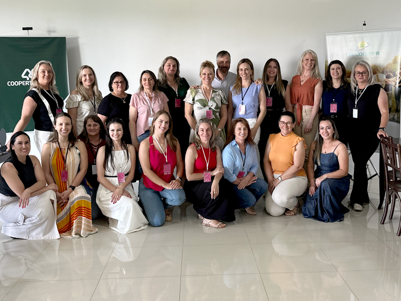 Coopertradi��o celebra encerramento do Programa de Forma��o de Lideran�as Femininas Cooperativistas