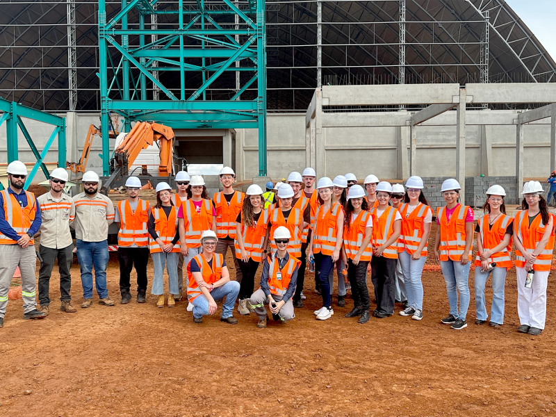 Coopertradi��o recebeu acad�micos da UTFPR para visita t�cnica em Novo Complexo Agroindutrial