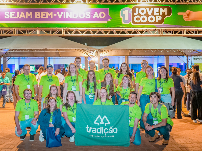 Jovens Tradi��o marcam presen�a em encontro nacional do agro
