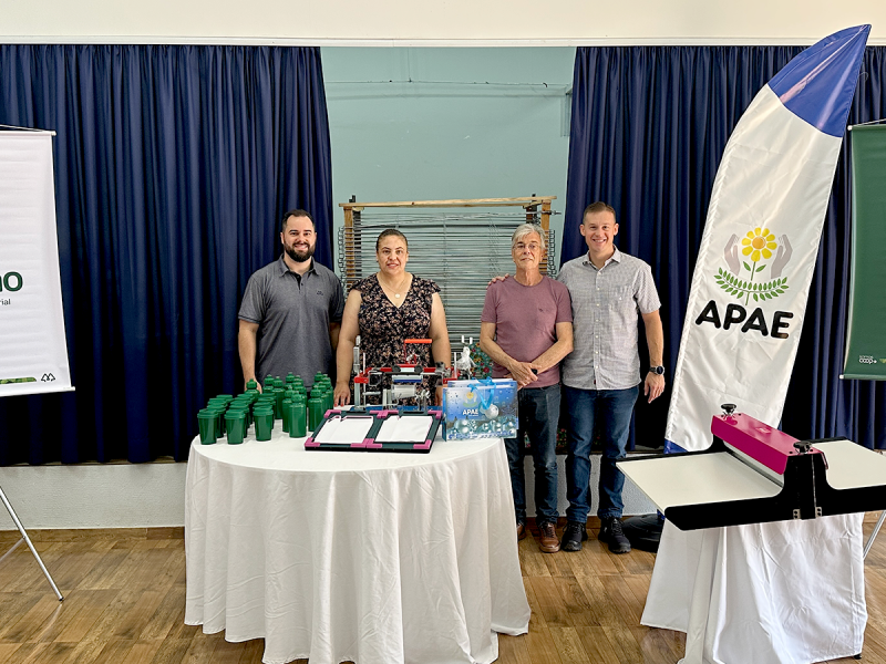 Cooperativa Tradi��o firma parceria com a Apae de Pato Branco