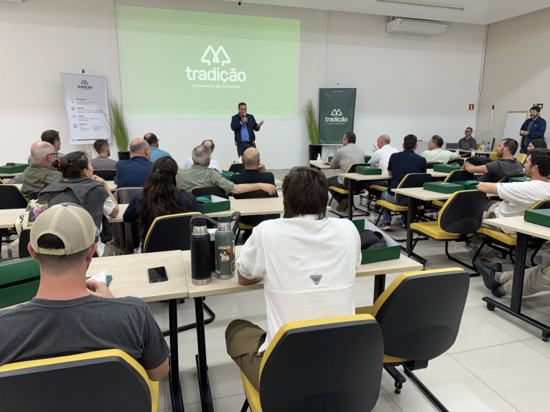 Cooperativa Tradi��o recebe agricultores argentinos em visita t�cnica
