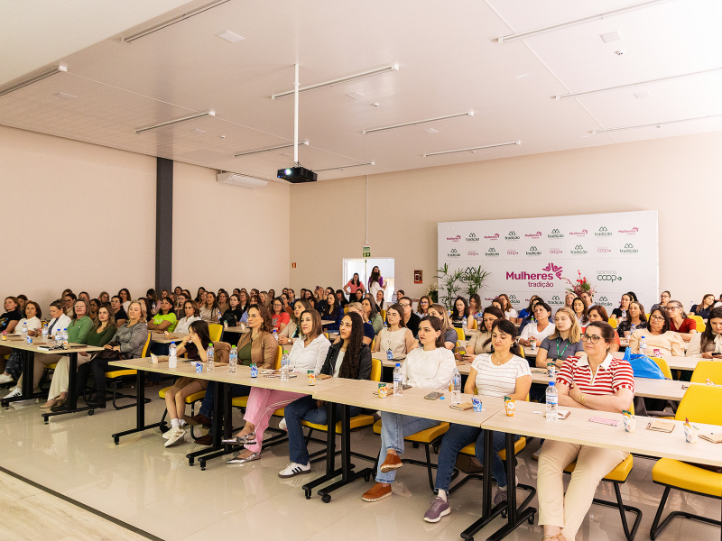 Cooperativa Tradi��o promove encontro com cooperadas 