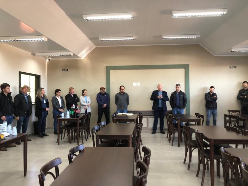 Unidade de Mari�polis inaugura escrit�rio administrativo