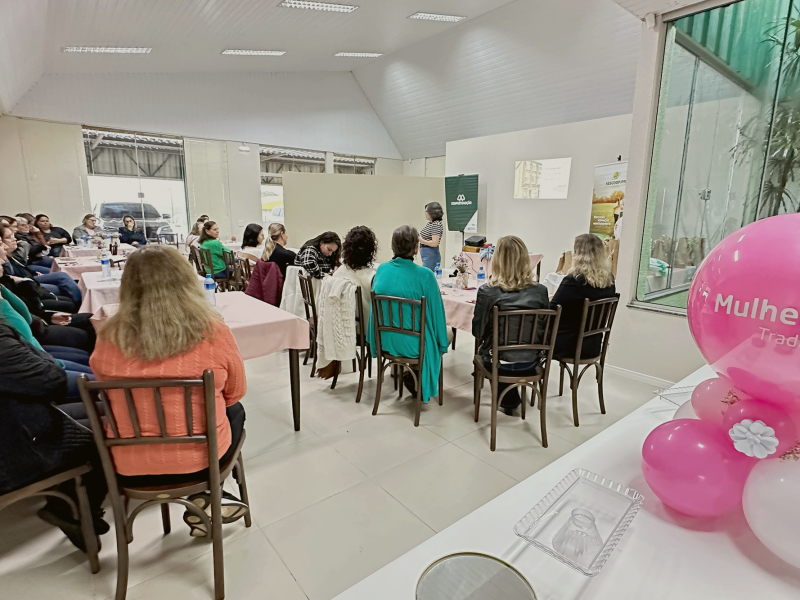 Coopertradi��o promove workshop para cooperadas com foco em evolu��o pessoal