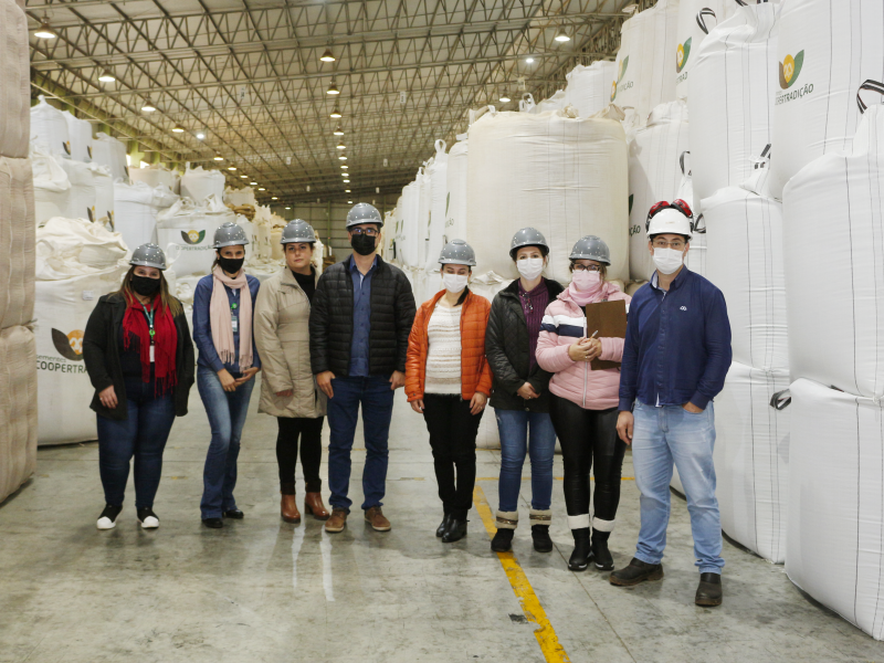 Inclus�o: Coopertradi��o recebe visita de representantes da APAE de Pato Branco