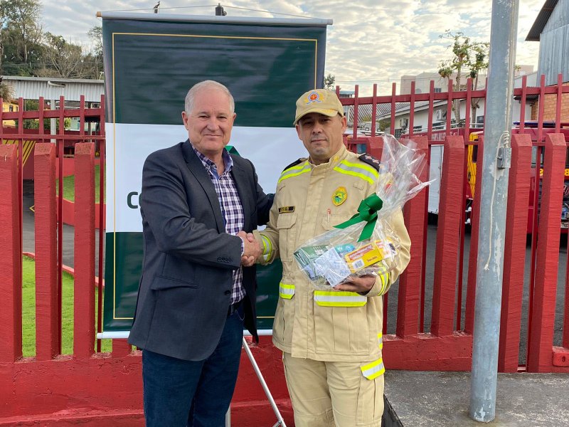 Coopertradi��o contribui com doa��o de insumos hospitalares ao Corpo de Bombeiros de Pato Branco