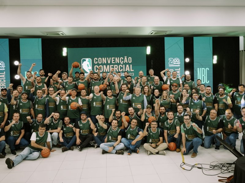 Coopertradi��o re�ne colaboradores e parceiros em Conven��o Comercial 2023