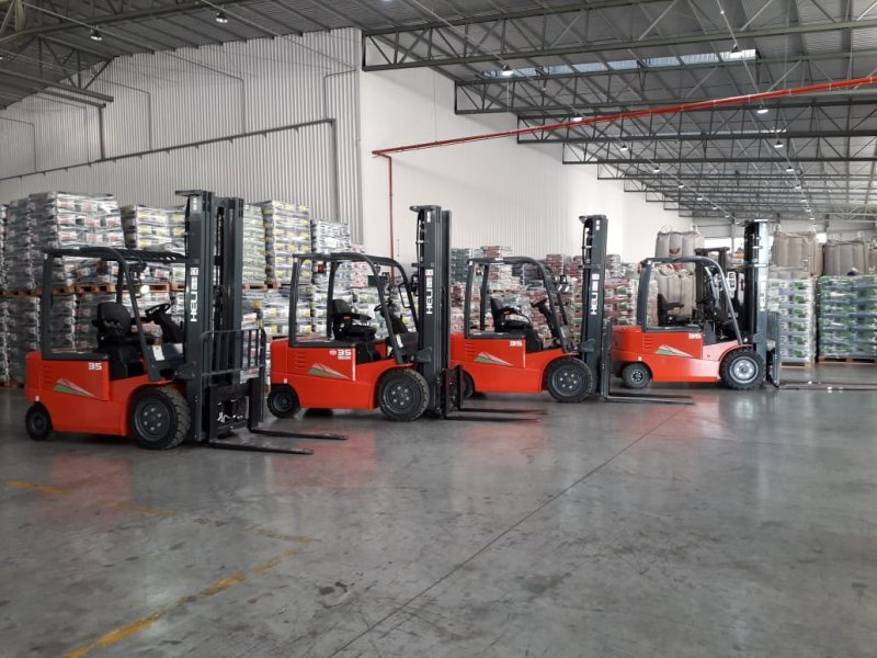 Coopertradi��o adquire empilhadeiras el�tricas para garantir energia mais limpa