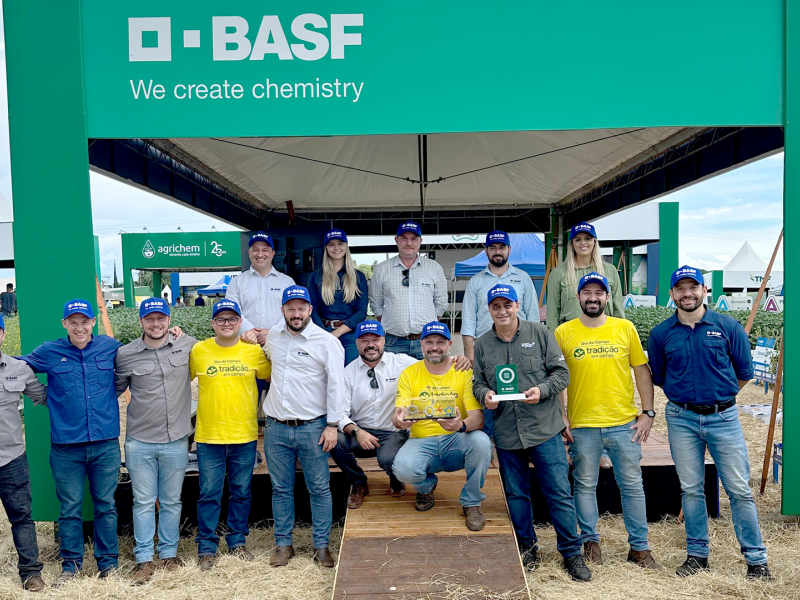 Cooperativa Tradi��o recebe trof�u Seed Solution da BASF 
