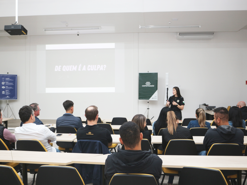 Coopertradi��o orienta colaboradores sobre ass�dio no ambiente de trabalho