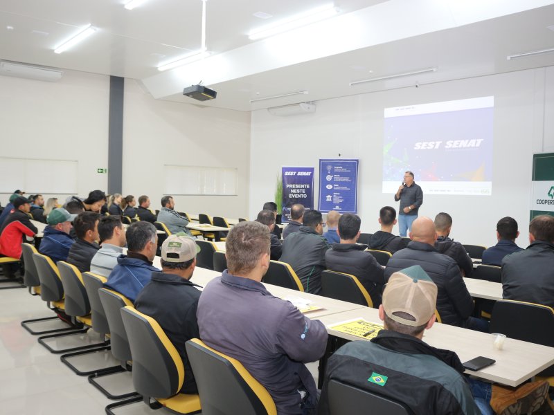 Palestra sobre dire��o defensiva marca campanha Maio Amarelo 