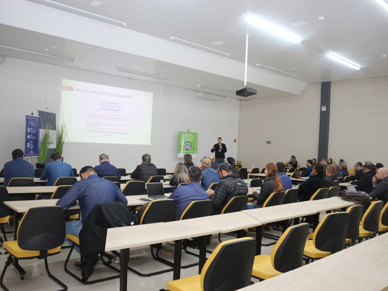 Coopertradi��o re�ne gerentes e equipe t�cnica em workshop