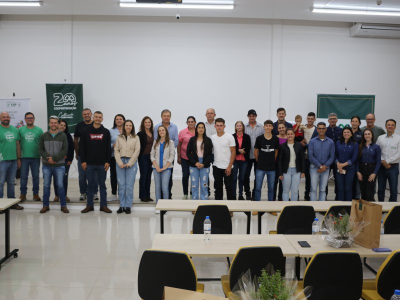 Coopertradi��o e Senar/PR formam primeira turma do Programa Herdeiros do Campo 