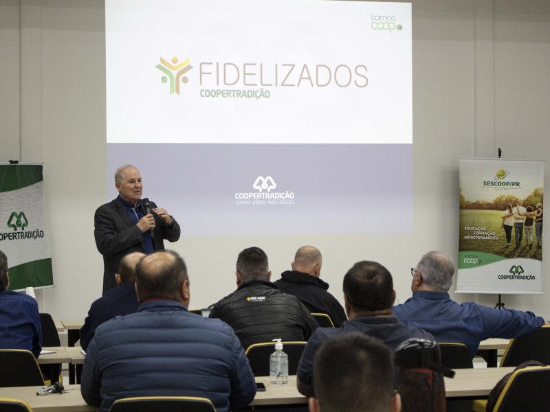 Lan�amento da nova edi��o do Fidelizados Coopertradi��o reuniu gestores da cooperativa 