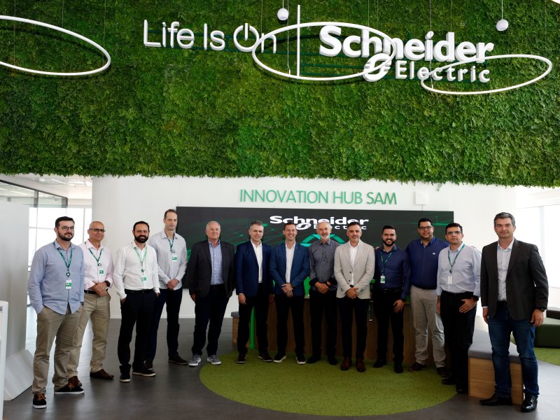 Coopertradi��o e Schneider Electric avan�am com complexo industrial mais inovador e sustent�vel