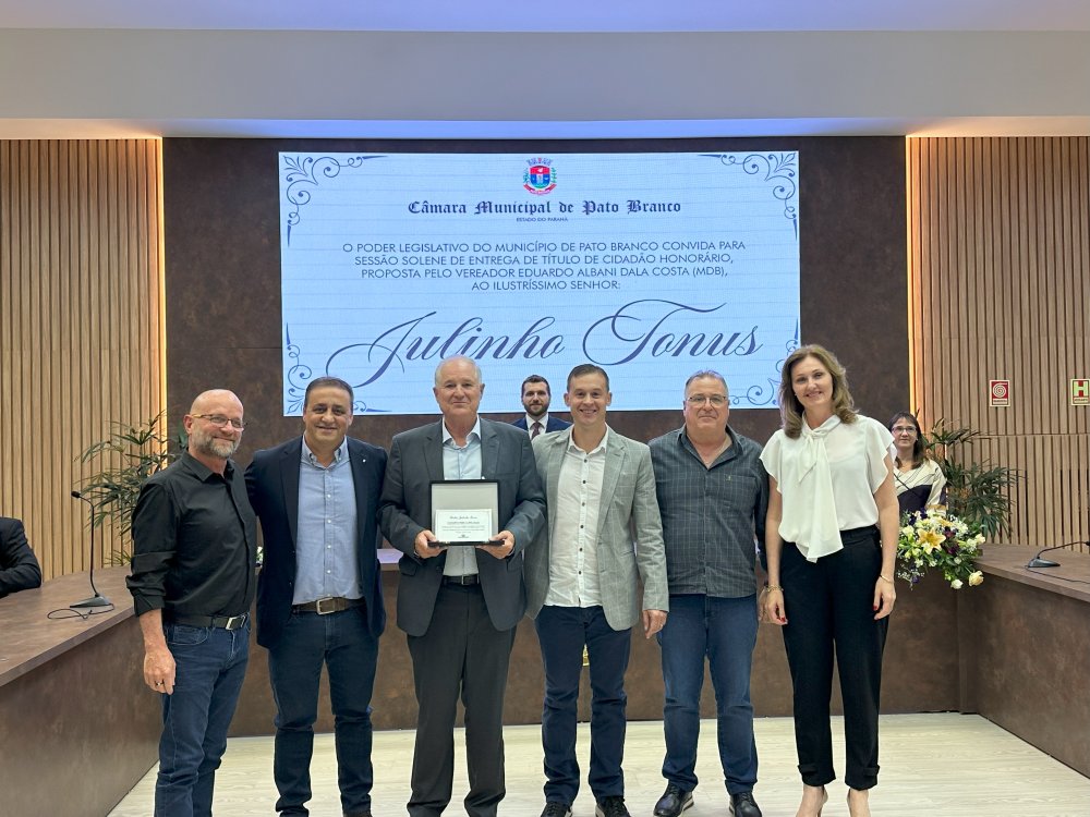 Julinho Tonus recebe t�tulo de Cidad�o Honor�rio de Pato Branco 