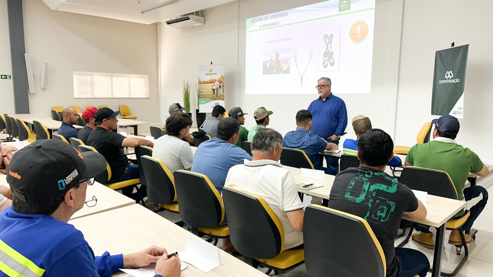 Coopertradi��o promove treinamento sobre gest�o de unidades de armazenagem de gr�os