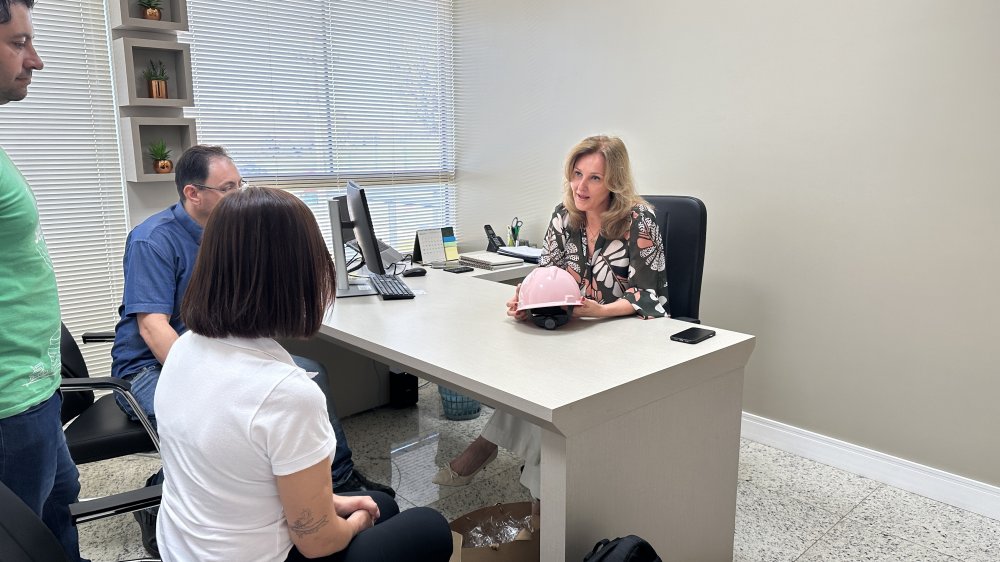 Colaboradoras da Coopertradi��o recebem homenagem da multinacional MSA Safety