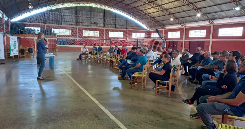 Coopertradi��o realiza palestra sobre educa��o ambiental no interior de Pato Branco